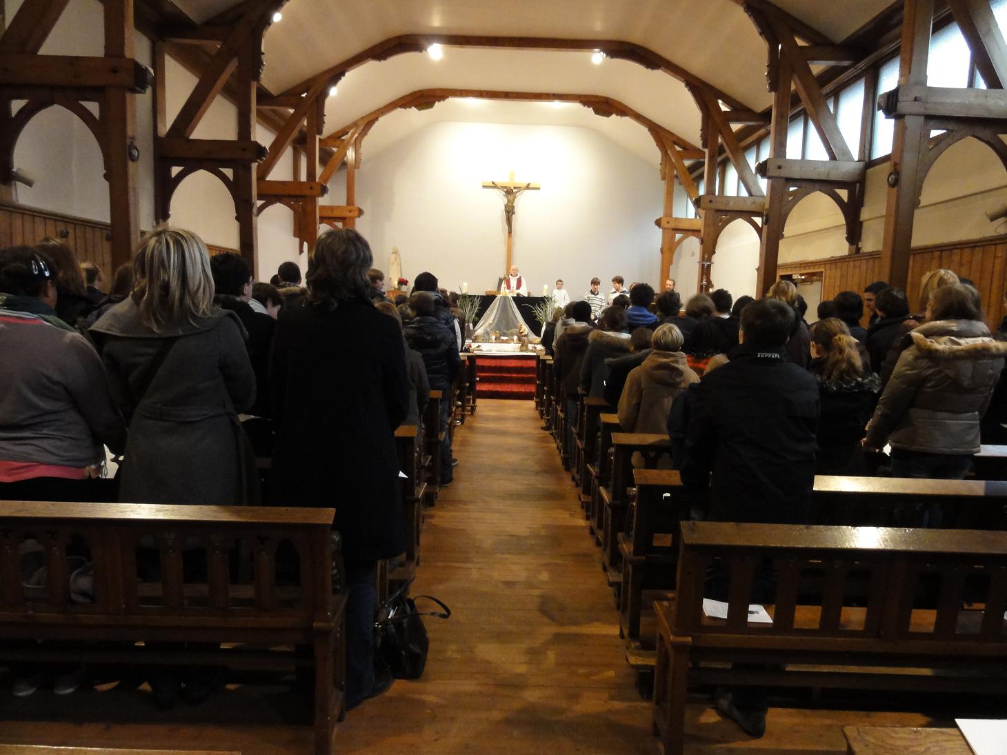 Messe de l'Avent pour les Collégiens